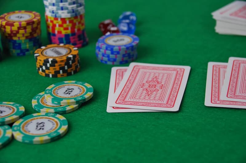 Học hỏi mẹo chơi Baccarat online dễ thắng từ các cao thủ